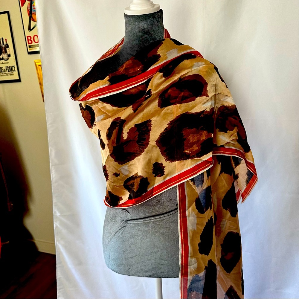 Vince Camuto designer scarf.  New without tags.